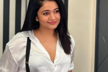 பல அர்த்தம் இருக்கு, நம்பாதீங்க.. ஆண்கள் சொல்லும் அந்த வார்த்தை பற்றி பூனம் பஜ்வா