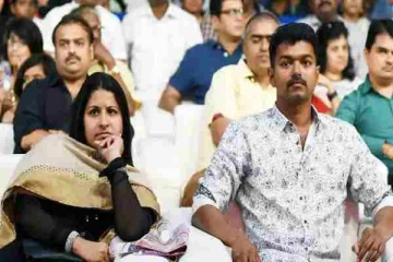 சில காலம் எந்த ஒரு பட நிகழ்ச்சிக்கும் வராமல் இருந்த சங்கீதா விஜய்யின் லேட்டஸ்ட் போட்டோ... எங்கே உள்ளார் பாருங்க