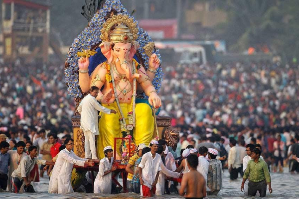 மும்பை நகரில் பரபரப்பு! 400 கிலோகிராம் ஆர்டிஎக்ஸ் வெடிகுண்டு மிரட்டல் | Security Beefed Up At Mumbai After Bomb Threat