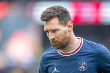 முடிவுக்கு வரும் ஒப்பந்தம்: லியோனல் மெஸ்சியை அதிரடியாக இடைநீக்கம் செய்த PSG அணி