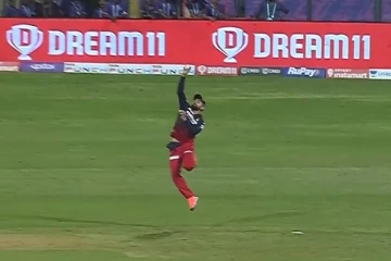 “யாரு சாமி நீ... இப்படி விளையாடுற?” - ஒற்றை கேட்ச் மூலம் தரமான பதிலடி கொடுத்த விராட் கோலி