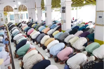 பள்ளிவாசல்களில் நாளுக்கு நாள் அதிகரிக்கும் நாற்காலிகள்...! அலட்சியத்தில் ஆலிம்கள்