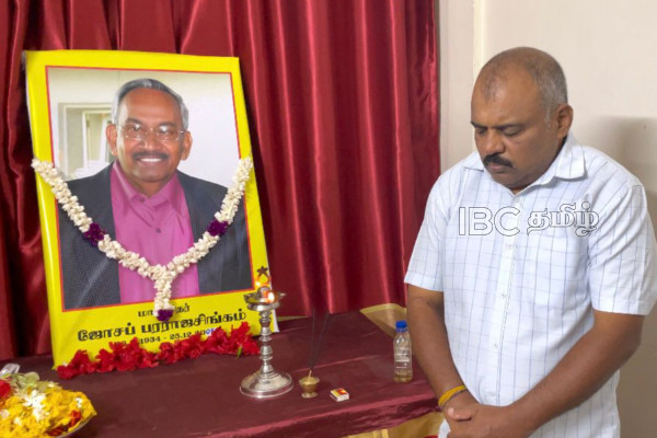 படுகொலை செய்யப்பட்ட ஜோசப் பரராஜசிங்கத்தின் நினைவு நாள்: யாழில் அஞ்சலி | Joseph Pararajasingham Remembered In Jaffna