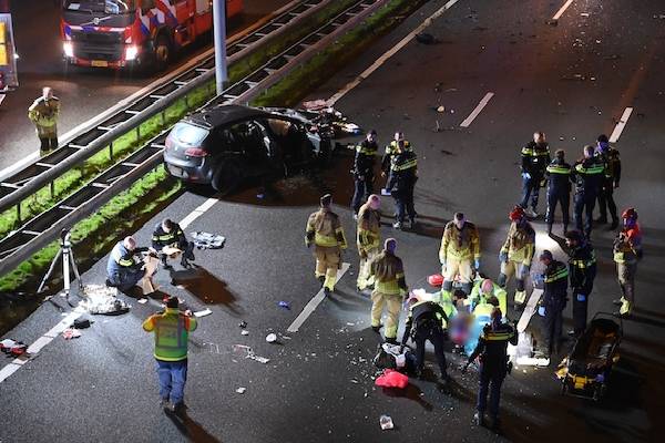 நெதர்லாந்து வீதியில் ஏற்பட்ட திடீர் விபத்து ; மக்கள் பதற்றம் | Sudden Accident Road Netherlands People Nervous