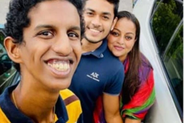 කුරා කූබියෙකුට වත් වරදක් නැති පුතාට විහිලු කරන එක නවත්තන්න.. සමිතා සංවේදිව හැමෝගෙන්ම ඉල්ලයි.. (PHOTOS)