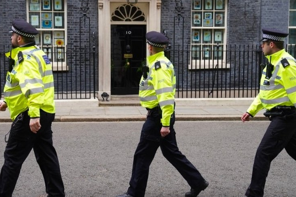 பிரித்தானியாவில் இலங்கை கணவனின் ஈவிரக்கமற்ற செயல்! | Heartless Act Of Sri Lankan Husband In England