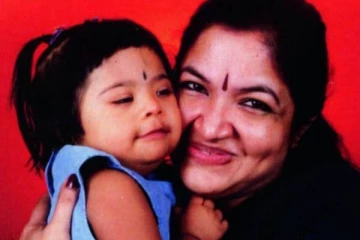 மகள் இறந்து 12 ஆண்டுகள் ஆனது, புகைப்படம் பதிவிட்டு பாடகி சித்ரா போட்ட உருக்கமான பதிவு- வருந்தும் ரசிகர்கள்