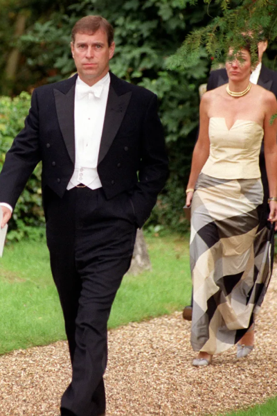 இளவரசர் ஆண்ட்ரூவைக் கவிழ்த்த முக்கோணக் காதல் | Triangle Love Led Downfall To Andrew