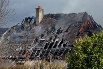 சுவிட்சர்லாந்தில் வீடு ஒன்றிலிருந்து கேட்ட பெண்ணின் அலறல்... தீப்பிடித்த வீடு; விசாரணையில் ஏற்பட்டுள்ள சந்தேகம்