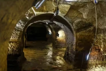 போர்ச்சுகலின் சாலைகளின் கீழ் 2000 ஆம் ஆண்டு பழைமையான தாழ்வாரம்