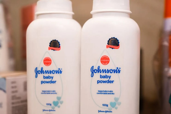 புற்றுநோய்: வாடிக்கையாளர்களுக்கு நிவாரணம் வழங்கும் பிரபல நிறுவனம் - பின்னணி என்ன? | Johnson Johnson Offers 9Bn Settle Talc Claims புற்றுநோய்: வாடிக்கையாளர்களுக்கு நிவாரணம் வழங்கும் பிரபல நிறுவனம் - பின்னணி என்ன? | Johnson Johnson Offers 9Bn Settle Talc Claims