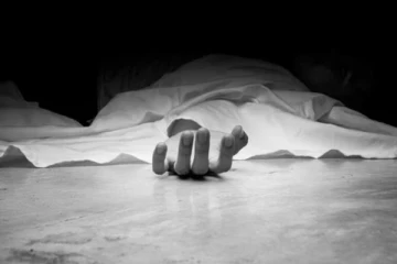 டிவி ரிமோட் உடைந்ததால் 7ஆம் வகுப்பு மாணவி தற்கொலை! அதிர்ச்சி சம்பவம்