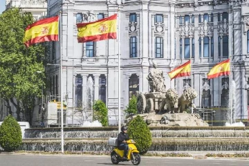 இனி 37 மணிநேரம் மட்டுமே வேலை... பொருளாதாரத்தில் மிக வேகமாக வளரும் நாடொன்று முடிவு