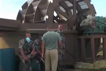 சீன இராணுவ சீருடைக்கு ஒத்த ஆடை அணிந்த இலங்கை வந்த வெளிநாட்டினர்!