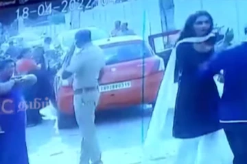 சூறையாடிய திருநங்கைகள்…. பரபரப்பை ஏற்படுத்திய சிசிடிவி காட்சிகள் !