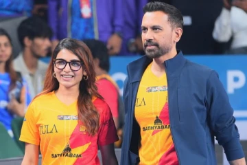 சமந்தா இவரை காதலிக்கிறாரா? கைகோர்த்து இருக்கும் ஸ்டில்கள் வைரல்! அவர் யார் தெரியுமா?