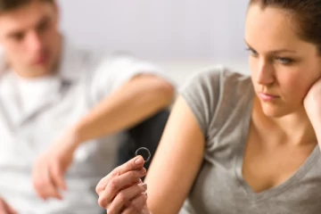 வீட்டு வேலைகள் செய்யச் சொன்னதால் விவாகரத்து கேட்ட மனைவி!