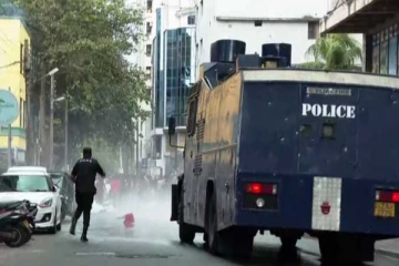 අන්තරේ විරෝධයට කඳුළු ගෑස්, ජල ප්‍රහාර..! (VIDEO)