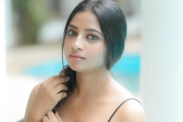 தாய்மாமன் சீரியல் நடிகையா, ஹோம்லி பொண்ணு என்ன க்ளாமர் பாருங்க