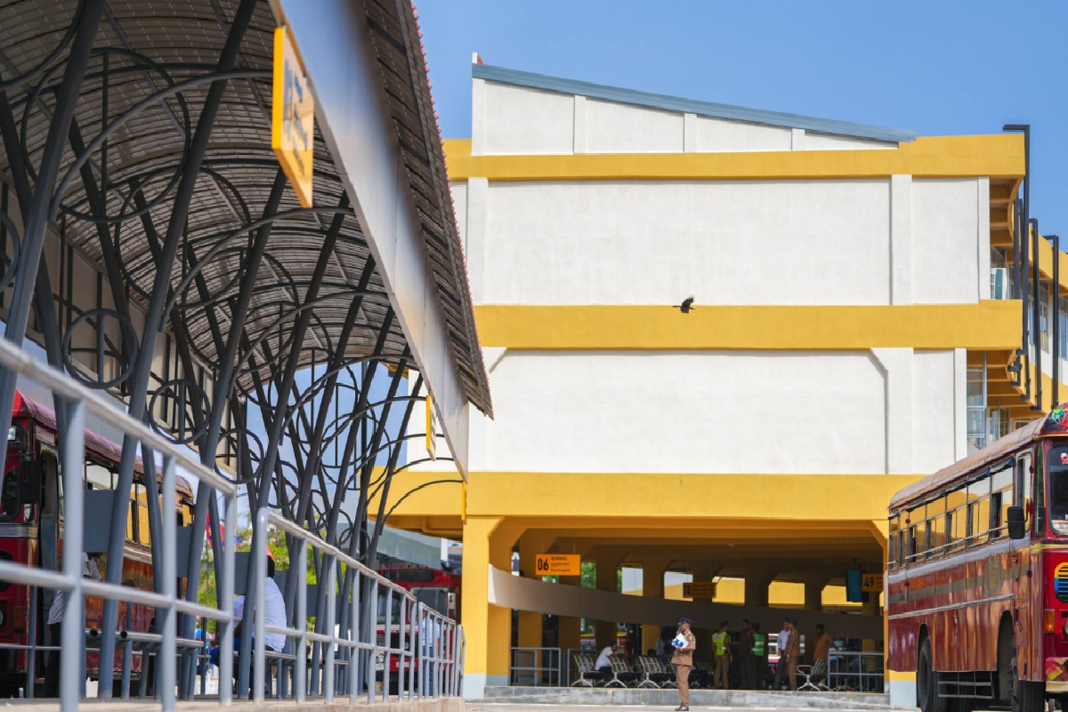 கண்கவர் அழகில் புறக்கோட்டை மத்திய பஸ் நிலையம்! | Pettah Central Bus Stand Stunningly Beautiful
