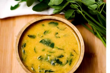 இரும்புச்சத்தை அள்ளித்தரும் முருங்கை கீரை குழம்பு செய்வது எப்படி?