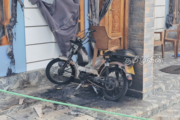 முல்லைத்தீவில் விஷமிகளால் வீடு ஒன்றிற்கு தீ வைப்பு | Mullaitivu Attempt Set Fire To A House