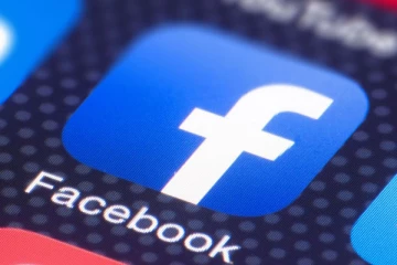 முகப்புத்தகத்தில் பெண் வேடமிட்டு இளைஞன் செய்த இழிவான செயல்