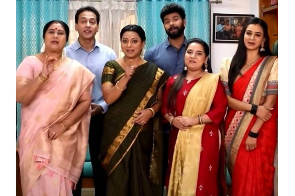 பாக்கியலட்சுமி சீரியல் பிரபலத்தின் வீட்டில் கொண்டாட்டம்- வெளிவந்த போட்டோ | Baakiyalakshmi Serial Today 30 3 22