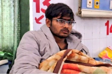 மருத்துவ படிப்புக்காக தன் கால் விரலை துண்டித்த இளைஞர் - பின்னணியில் இருந்த காதல்