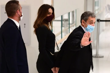 பிரான்ஸ் முன்னாள் ஜனாதிபதிக்கு ஓராண்டு சிறை!