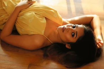 நீச்சல் குளத்தில் எடுத்த புகைப்படத்தை பகிர்ந்த அஜித்தின் ரீல் மகள்..