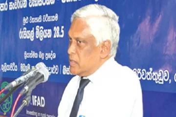 சுகாதார அமைச்சின் முன்னாள் செயலாளர் கொரோனாவுக்கு பலி