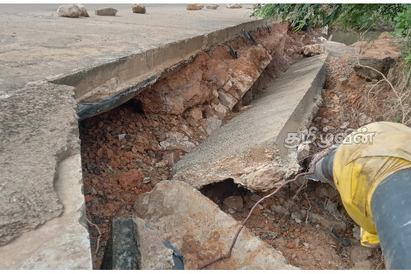 வற்றாப்பளை - முள்ளியவளை வீதியில் வெள்ளத்தால் சிதைந்த பகுதி: நடக்கப் போவது என்ன..! | Flood Damaged Area On Varipalaya Mulliyawela Road