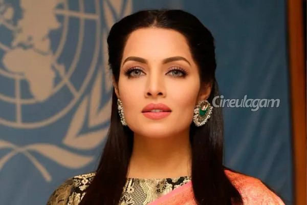 மாதம் ரூ.10 லட்சம் ஜீவனாம்சம், 100 கோடி நஷ்டஈடு கேட்கும் நடிகை: நீதிமன்றம் போட்ட உத்தரவு | Celina Jaitly Seeks 100 Cr Compensation Peter Haag மாதம் ரூ.10 லட்சம் ஜீவனாம்சம், 100 கோடி நஷ்டஈடு கேட்கும் நடிகை: நீதிமன்றம் போட்ட உத்தரவு | Celina Jaitly Seeks 100 Cr Compensation Peter Haag