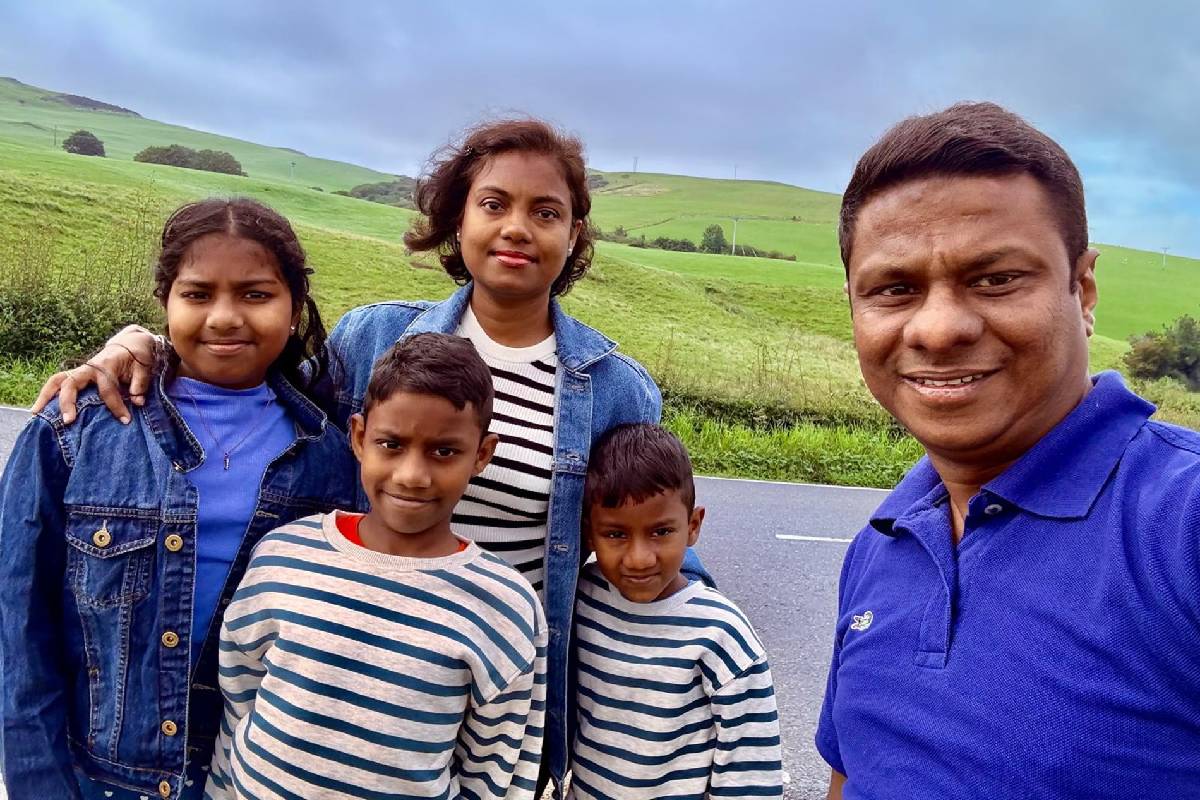 சட்டப்படி பிரித்தானியாவில் வாழும் புலம்பெயர்ந்தோருக்கு உள்துறை அலுவலகம் கொடுத்துள்ள அதிர்ச்சி | Home Office Letters Migrant Family Must Leave Uk சட்டப்படி பிரித்தானியாவில் வாழும் புலம்பெயர்ந்தோருக்கு உள்துறை அலுவலகம் கொடுத்துள்ள அதிர்ச்சி | Home Office Letters Migrant Family Must Leave Uk