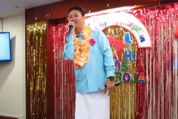 திருமண நிகழ்ச்சி மேடையில் தமிழர்களுக்காக தமிழ் பாட்டை பாடி அசத்திய சீனர்! பாராட்டிய நடிகை