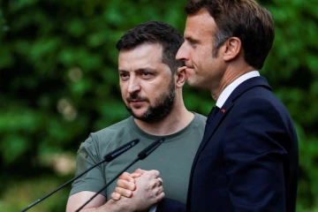 புடினை கோபப்படுத்தும் பிரான்ஸ் அதிபர்!