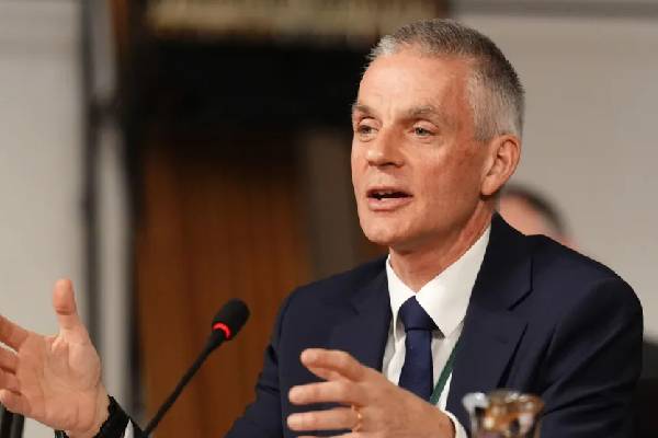 ஆவணப்படம் வெளியிட்ட BBC... 1 பில்லியன் டொலர் இழப்பீடு கேட்டு மிரட்டல் விடுத்த ட்ரம்ப் | Trump Demands Apology From Bbc