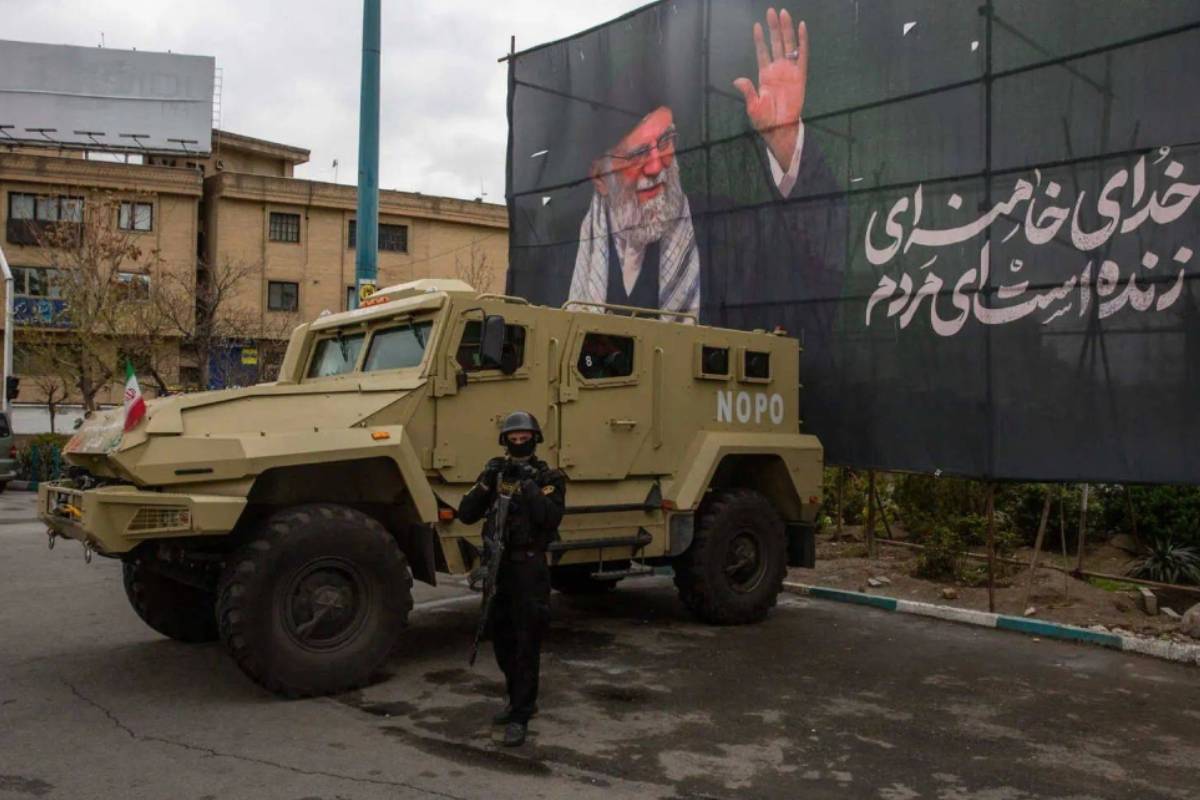 அமெரிக்காவை எதிர்ப்பவர்கள் முட்டாள்கள்... ஈரானின் எண்ணெய் வளத்தை குறிவைக்கும் ட்ரம்ப் | Us Objectors Stupid People அமெரிக்காவை எதிர்ப்பவர்கள் முட்டாள்கள்... ஈரானின் எண்ணெய் வளத்தை குறிவைக்கும் ட்ரம்ப் | Us Objectors Stupid People