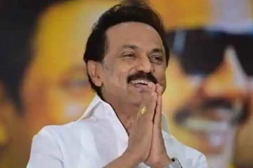 ஸ்டாலினை நேரில் சந்தித்து சூரி கொடுத்த பரிசு... வைரலாகி வரும் புகைப்படம்