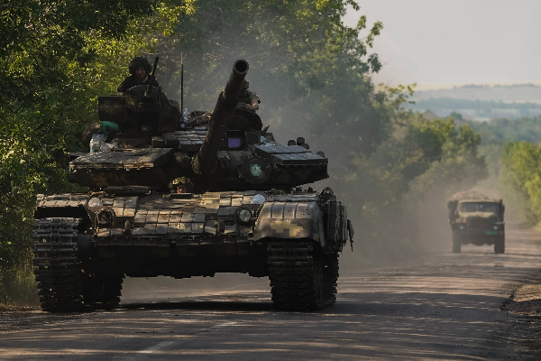 ரஷ்யாவின் தந்திர முன் நகர்வு- முக்கிய நகரைத் தட்டித்தூக்கும் நோக்கில் குவிக்கப்பட்ட துருப்புகள்! - ஐபிசி தமிழ்