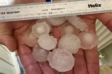 சட்டென்று மாறிய வானிலை... இங்கிலாந்தில் கொட்டித் தீர்த்த கல்மழை: 30 நிமிடத்தில் வெள்ளக்காடான கிராமம்