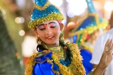 මොණර නැටුමින් ආදරය දිනූ සසඳිගේ සංවේදී ජීවිත කතාව (VIDEO )