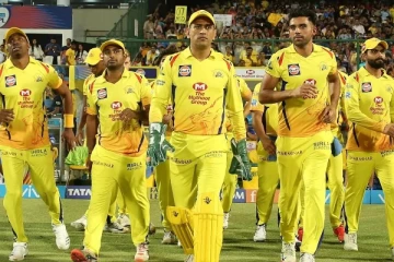 சென்னை அணியில் இரண்டு வீரர்கள் நீக்கம் - தோனி அதிரடி முடிவு