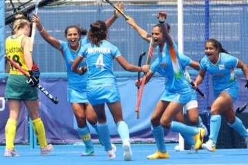 அரையிறுதியில் நுழைந்து வரலாறு படைத்த இந்திய மகளிர் ஹாக்கி அணி! ரசிகர்கள் உற்சாகம்!