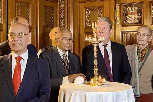 லண்டன் நாடாளுமன்ற வளாகத்தில் தீபாவளி சிறப்பு பிரார்த்தனை! | Diwali Special Prayer London Parliament Complex