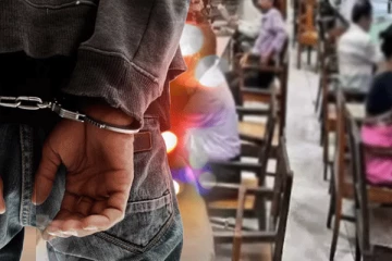 கிளிநொச்சியில் பிரதேச சபை உத்தியோகத்தர்கள் இருவருக்கு விளக்கமறியல்