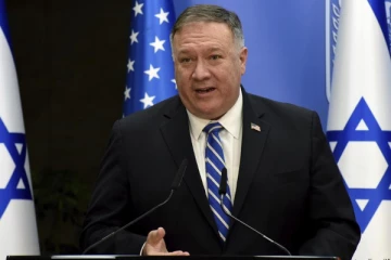 5,800 டாலர் மதிப்புள்ள  விஸ்கி பாட்டிலை காணவில்லை - வலைவீசி தேடும் அமெரிக்க வெளியுறவுத்துறை!