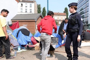 பிரான்சில் புலம்பெயர்ந்தோர் மற்றும் புகலிடக்கோரிக்கையாளர்களுக்கு அச்சுறுத்தலை ஏற்படுத்தும் ஒரு செய்தி