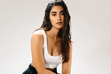 தளபதி69 நடிகை பூஜா ஹெக்டே.. படுஹாட்டான லேட்டஸ்ட் ஸ்டில்கள்